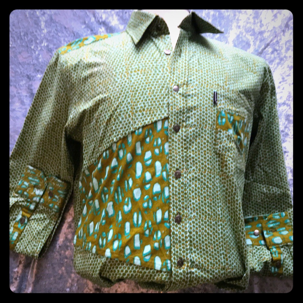 Woodin Tribal Styled button up